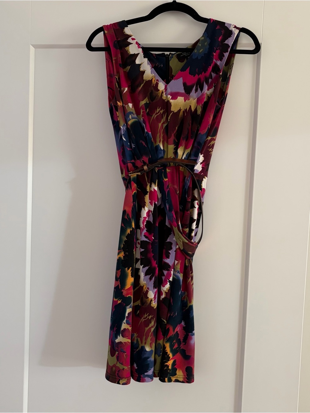 Tahari Multicolor Floral Print Sleeveless Dress with Belt